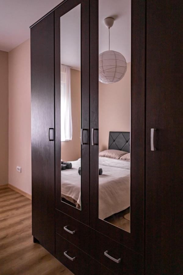 Charna Beograd * Zeleznik